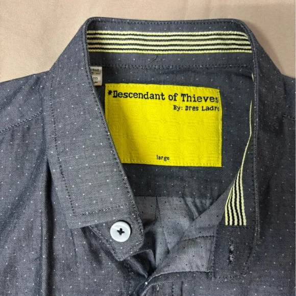 Gray Casual Button Down Shirt with Lightweight Fabric - Picture 4 of 8